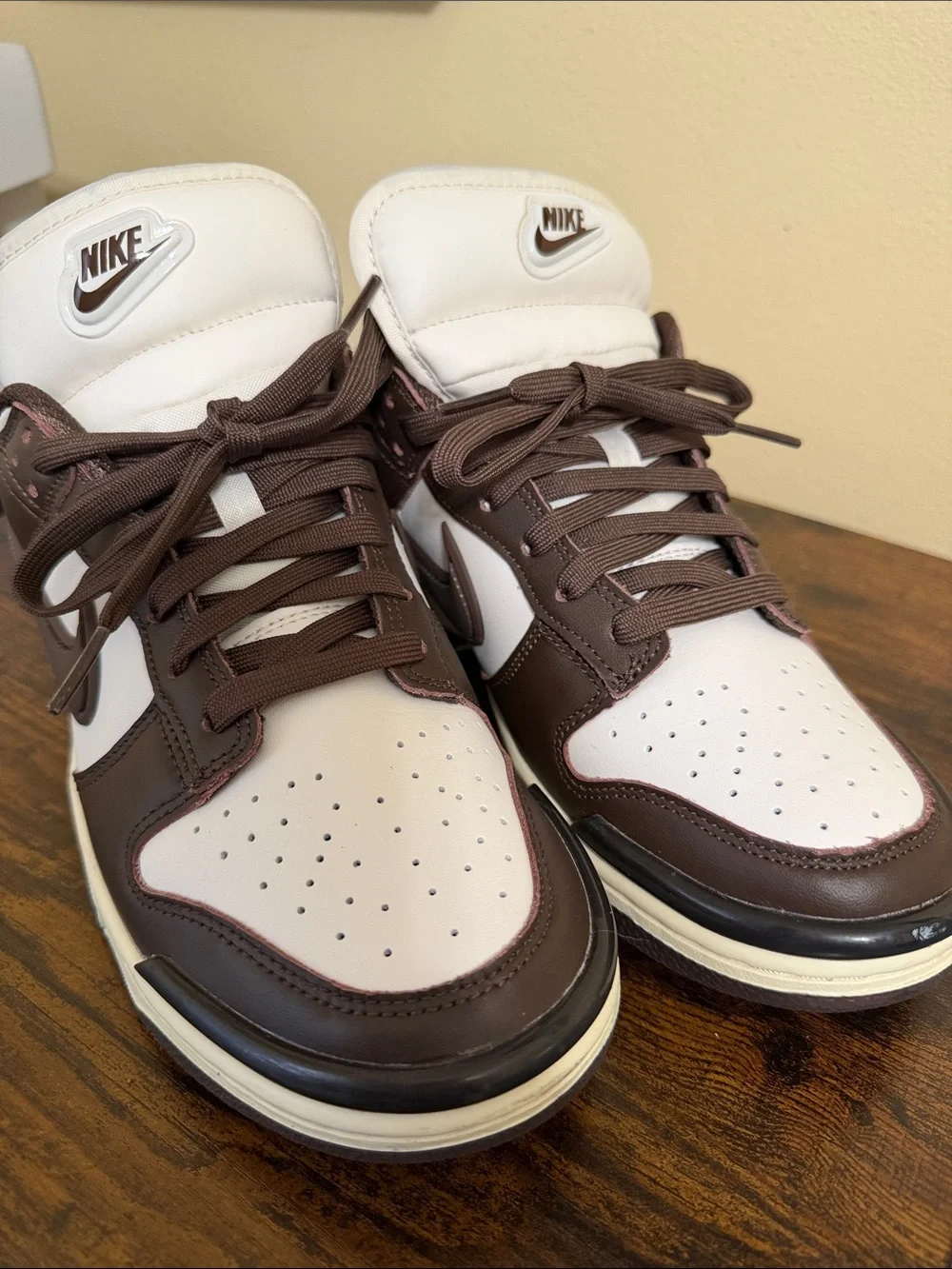 Nike Womens Dunk Low Sneakers - White / Dark Brown - size 9.5
